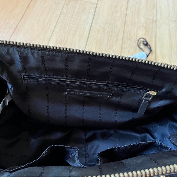 Marc By Marc Jacobs Black and Gold Crossbody Bag - Picture 5 of 5